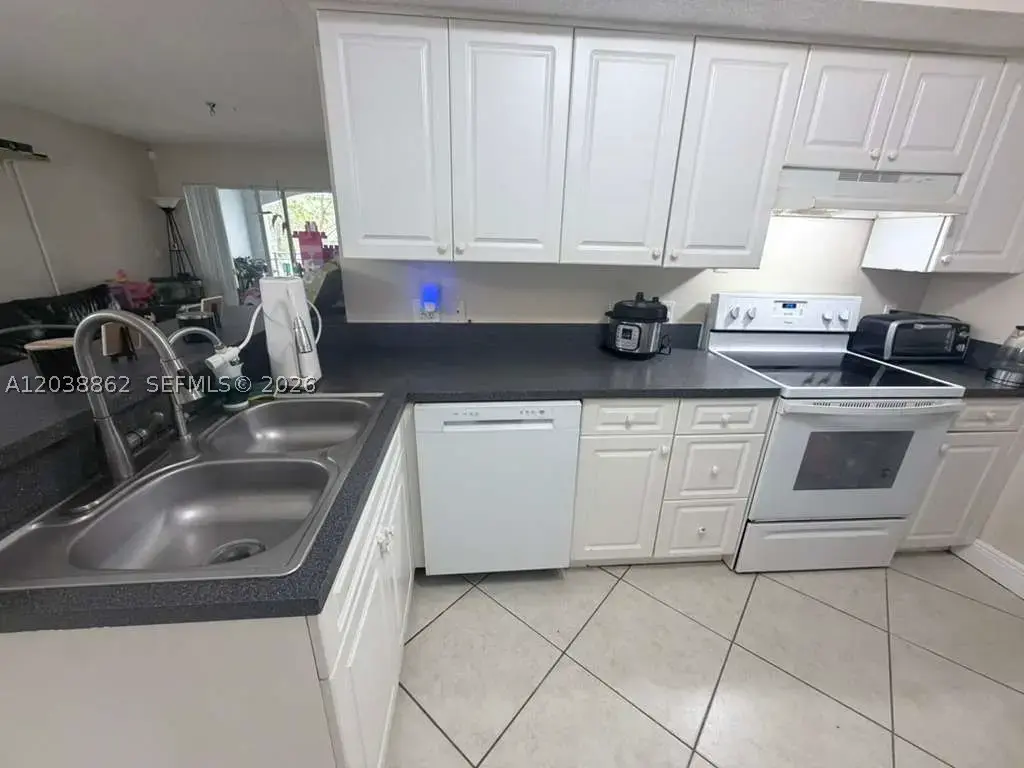 9610 Nw 2nd St 8-206, Pembroke Pines