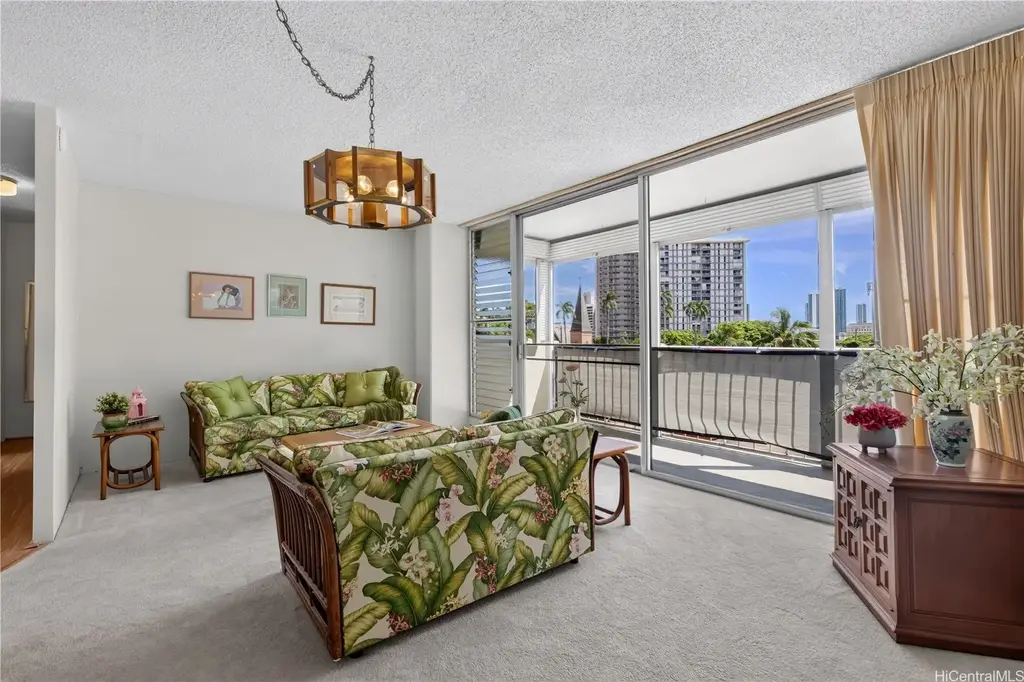 1716 Keeaumoku Street # 303, Honolulu