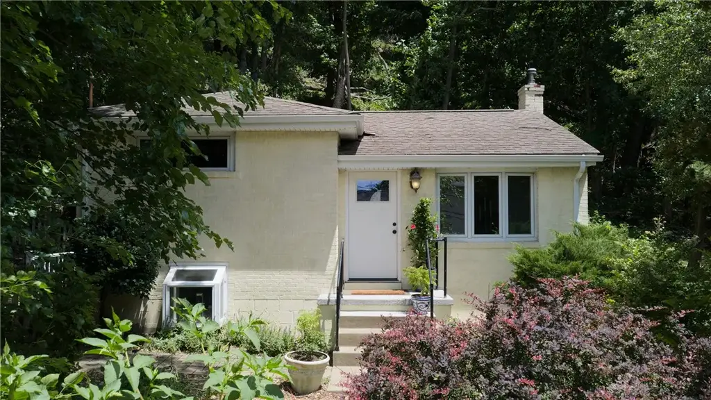 1501 Beaver Road, Sewickley
