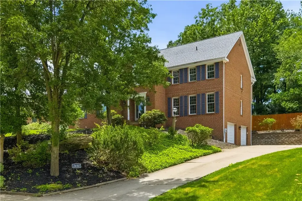 2450 Dogwood Drive, Franklin Park