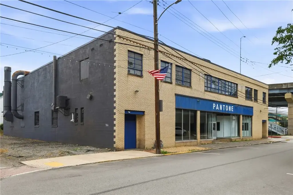 101 Main Street , Sharpsburg