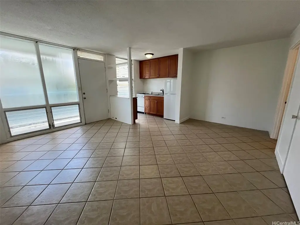 2328 Sea View Avenue # 203, Honolulu