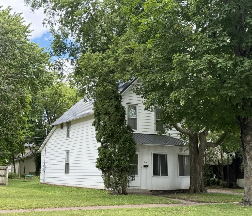 1208 7th Street E 1, Menomonie