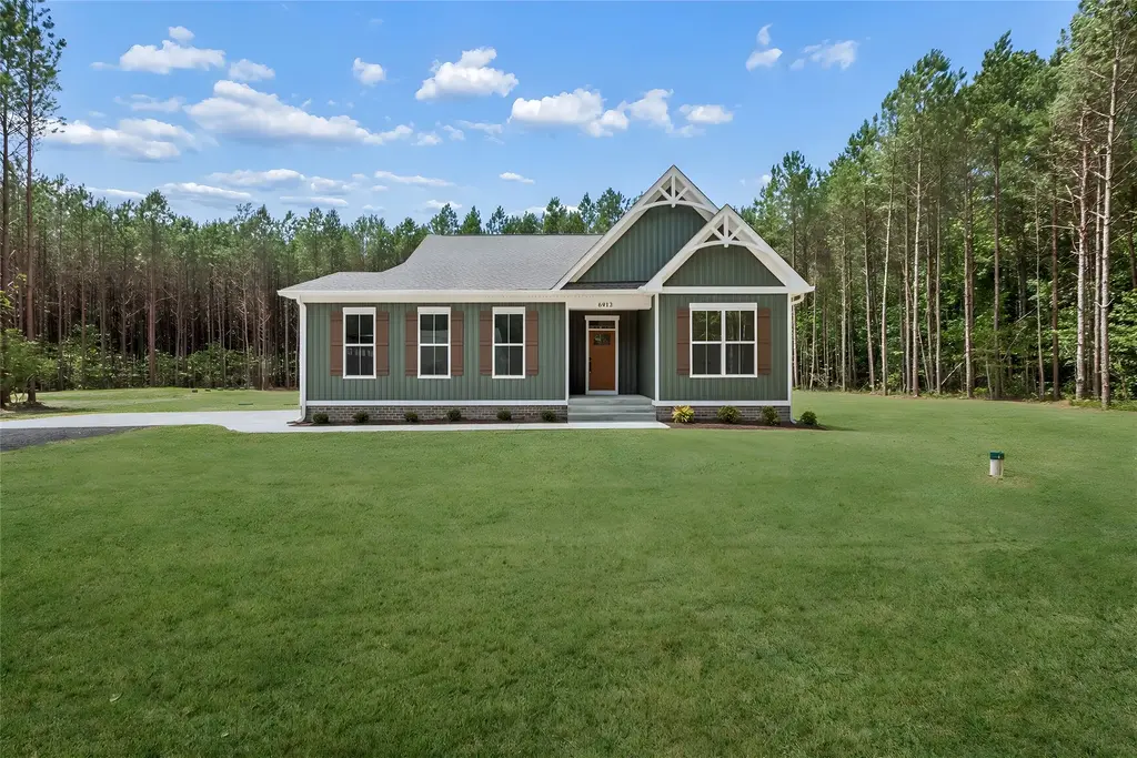 6912 Sunset Cove Lane, Gloucester