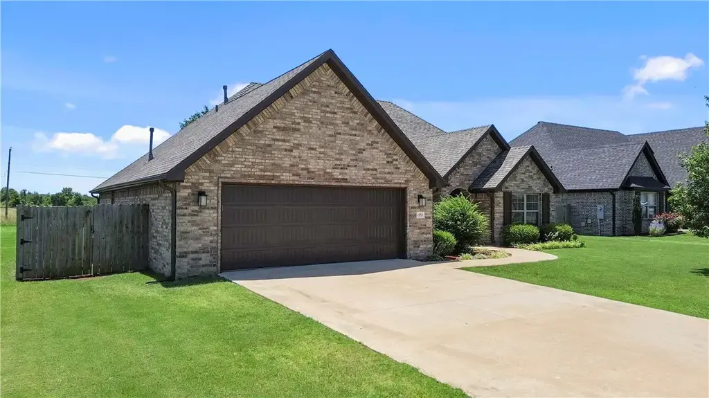 1353 Valle Lane, Tontitown
