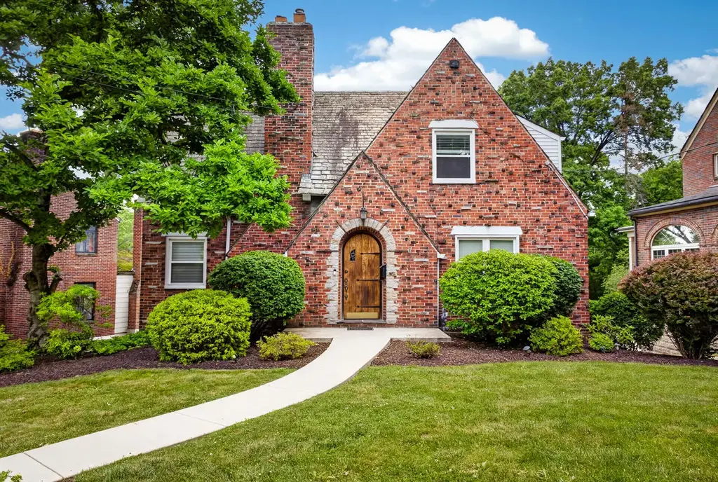 61 Roycroft Avenue, Mt Lebanon