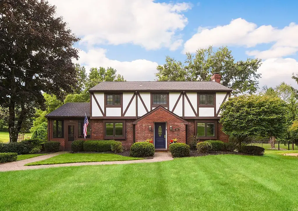 3211 Unionville Road, Cranberry