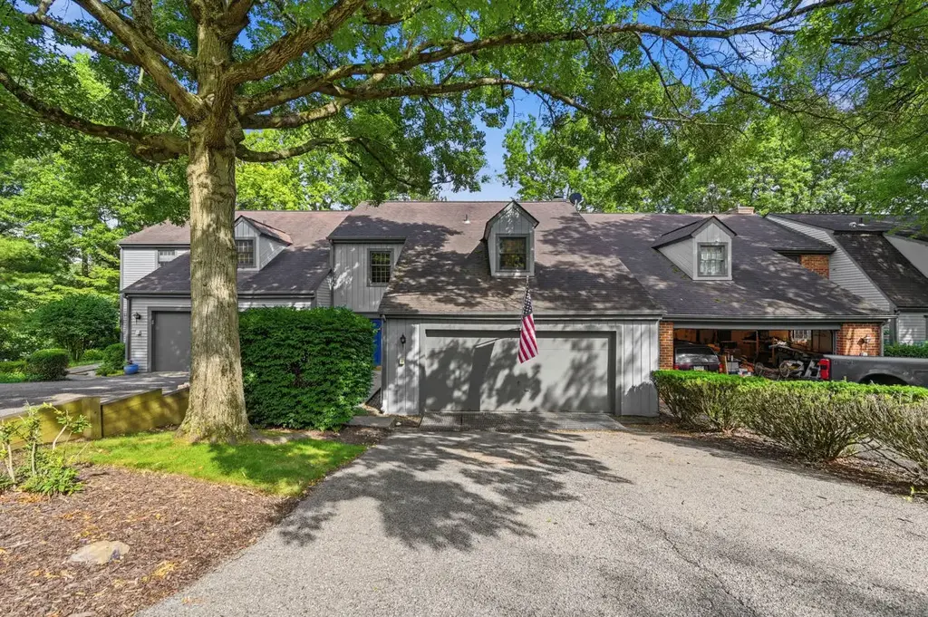 88 Mystic Harbor, Bradford Woods