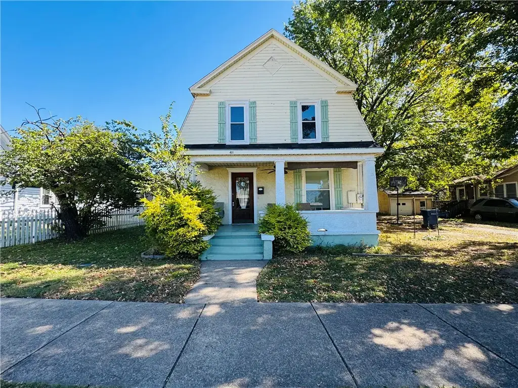 411 N Broadway Street, Siloam Springs