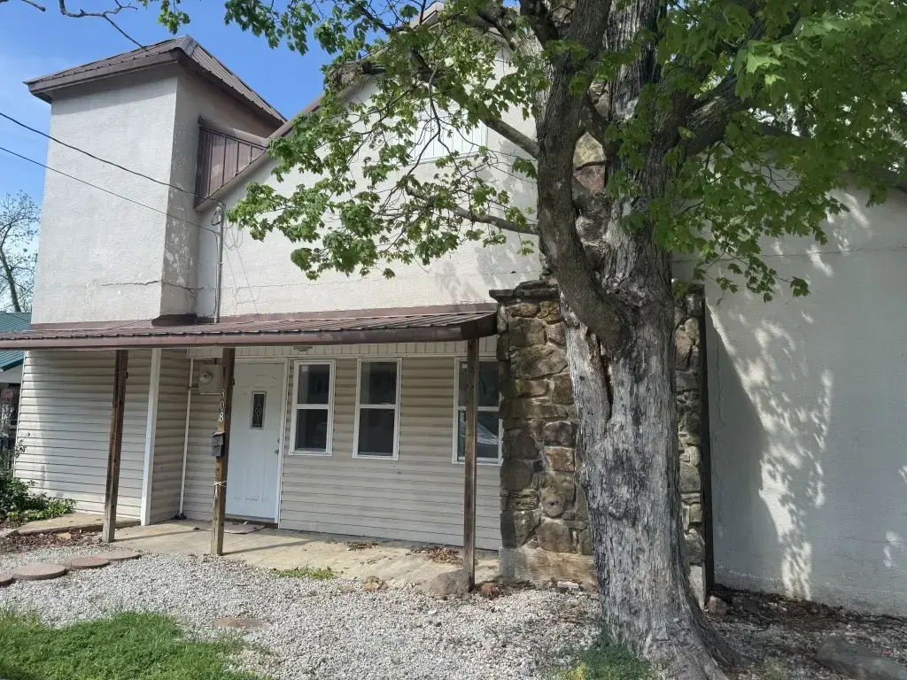 308 Shaver Street, Berryville