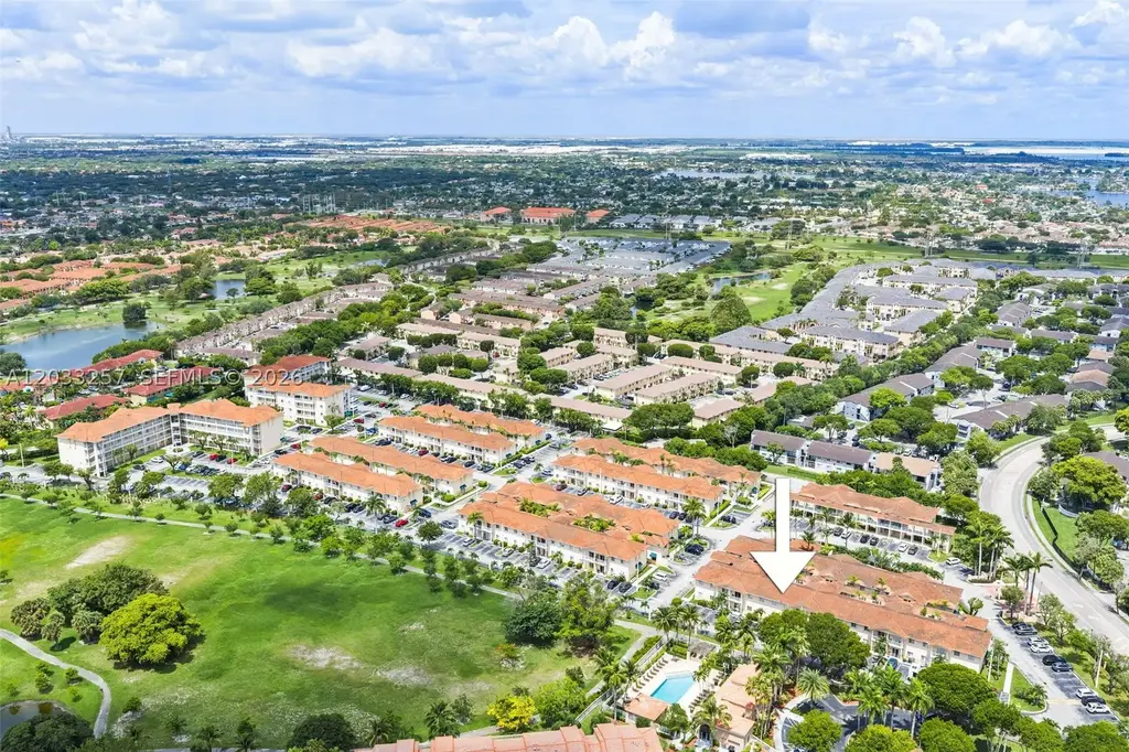 6900 Nw 179th St 204-1, Hialeah