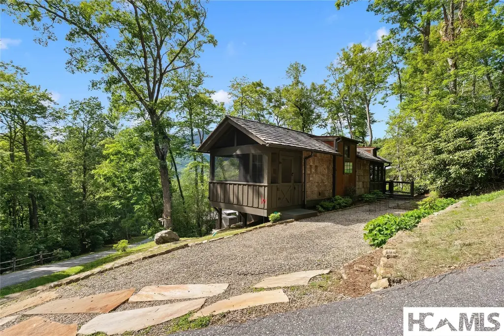 61 Moonstone Loop, Highlands