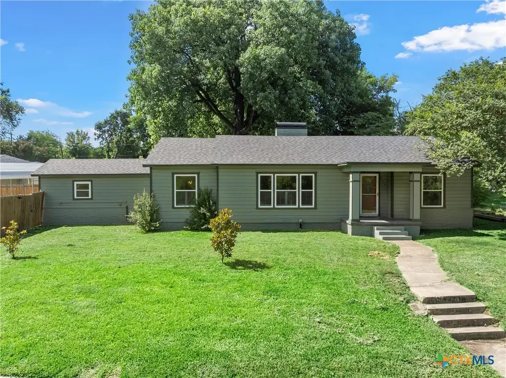 420 King Circle, Temple