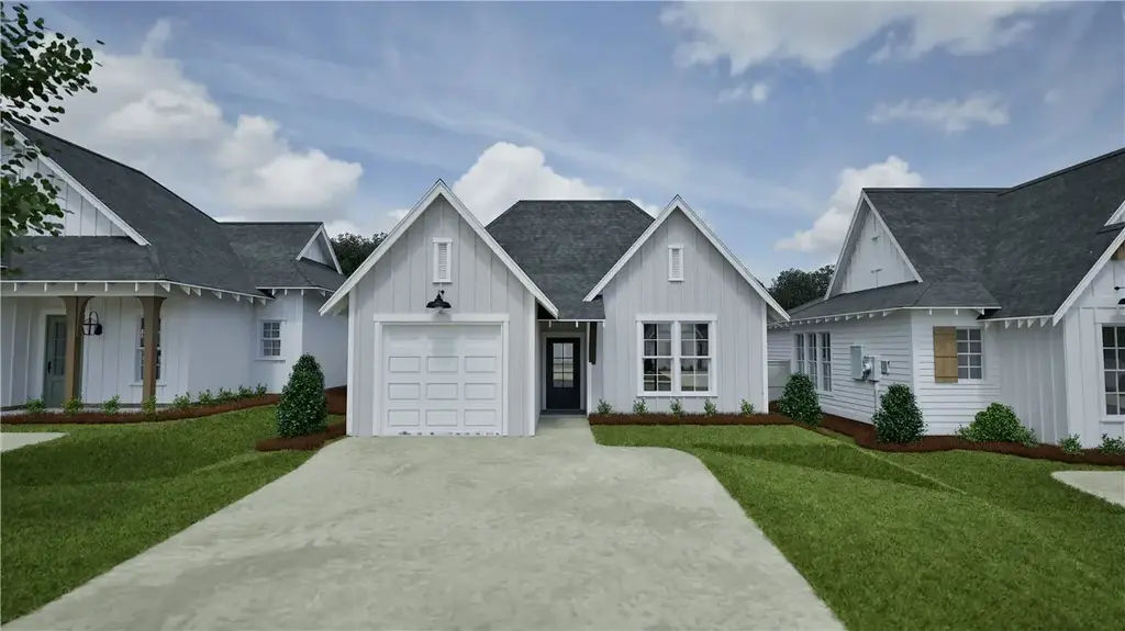 1055 Woodland Ln, Opelika