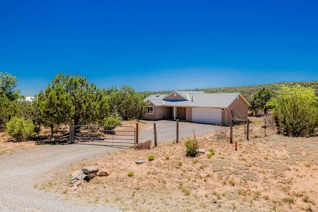 18 Morgan Drive, Edgewood