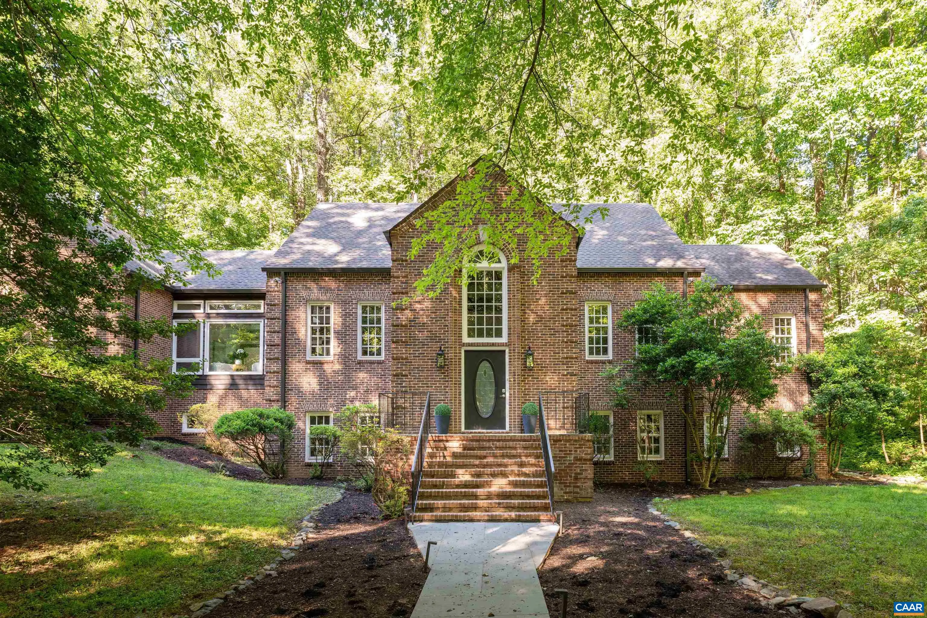 715 Tanglewood Rd, Charlottesville