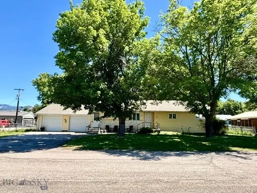 206 Stanton Street, Plains