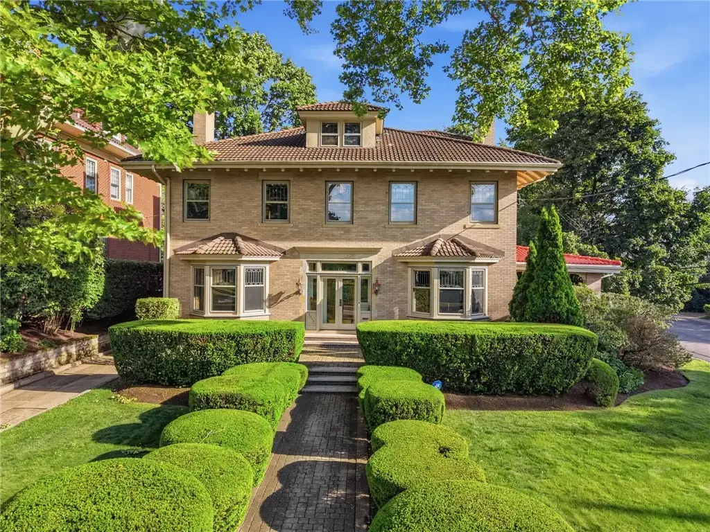 5800 Aylesboro Avenue, Squirrel Hill