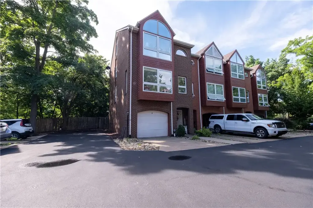 9 Graham Place , Shadyside