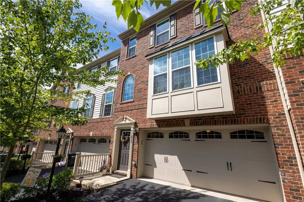 212 Noble Woods Drive , Moon/Crescent