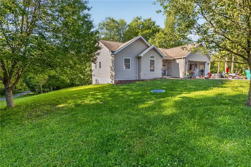 110 Chrie Lane , Clay