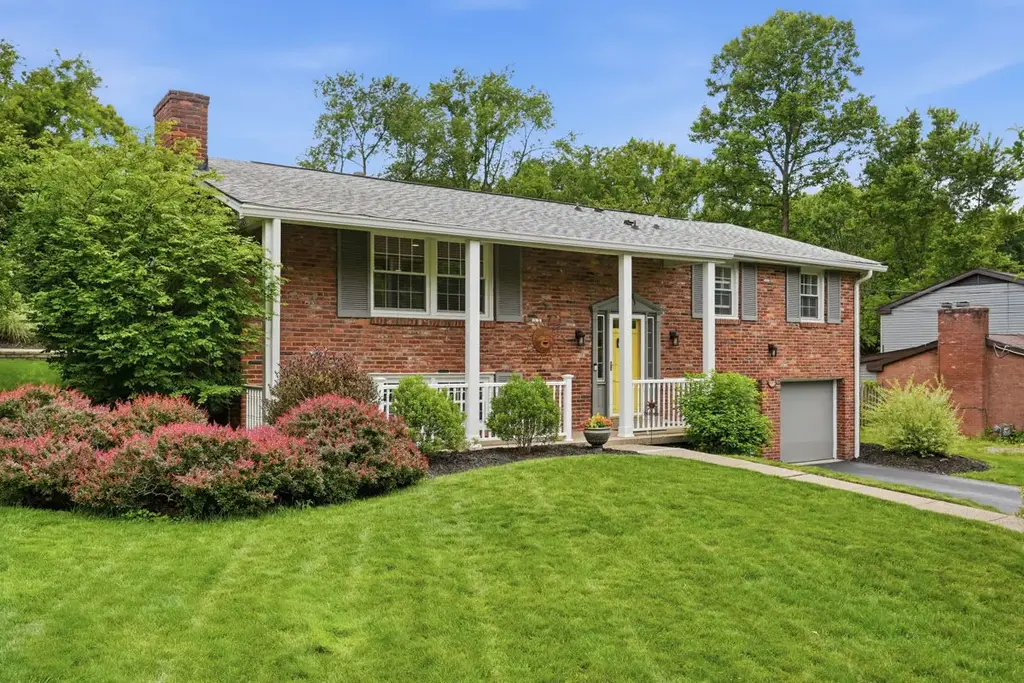 113 Farmingdale Drive, Marshall