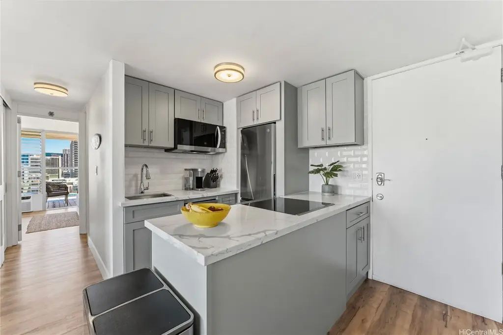 (unit #2020) 445 Seaside Avenue, Honolulu