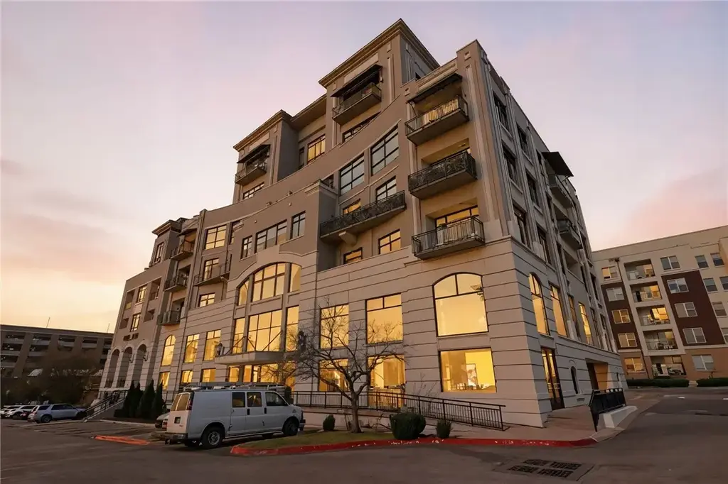 401 W Watson Street 401, Fayetteville