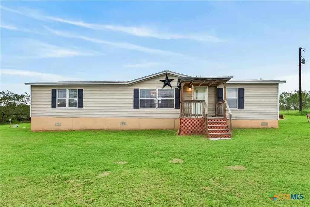 1340 County Road 344, Gonzales