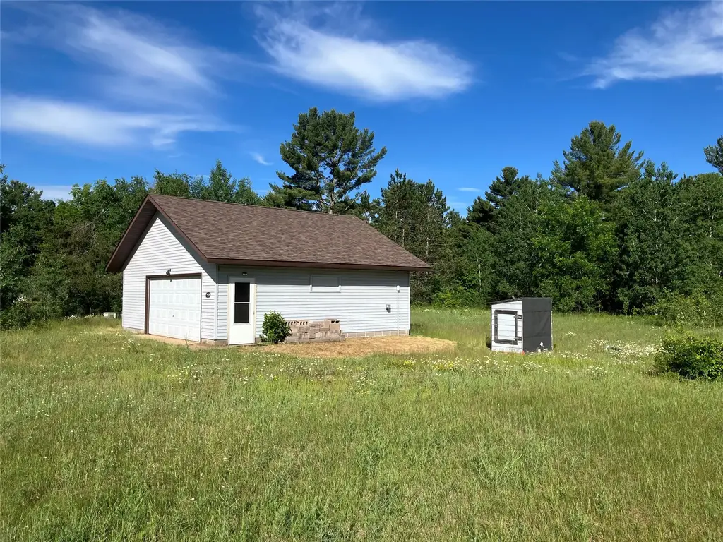 W638 Cozy Acres Road, Hayward