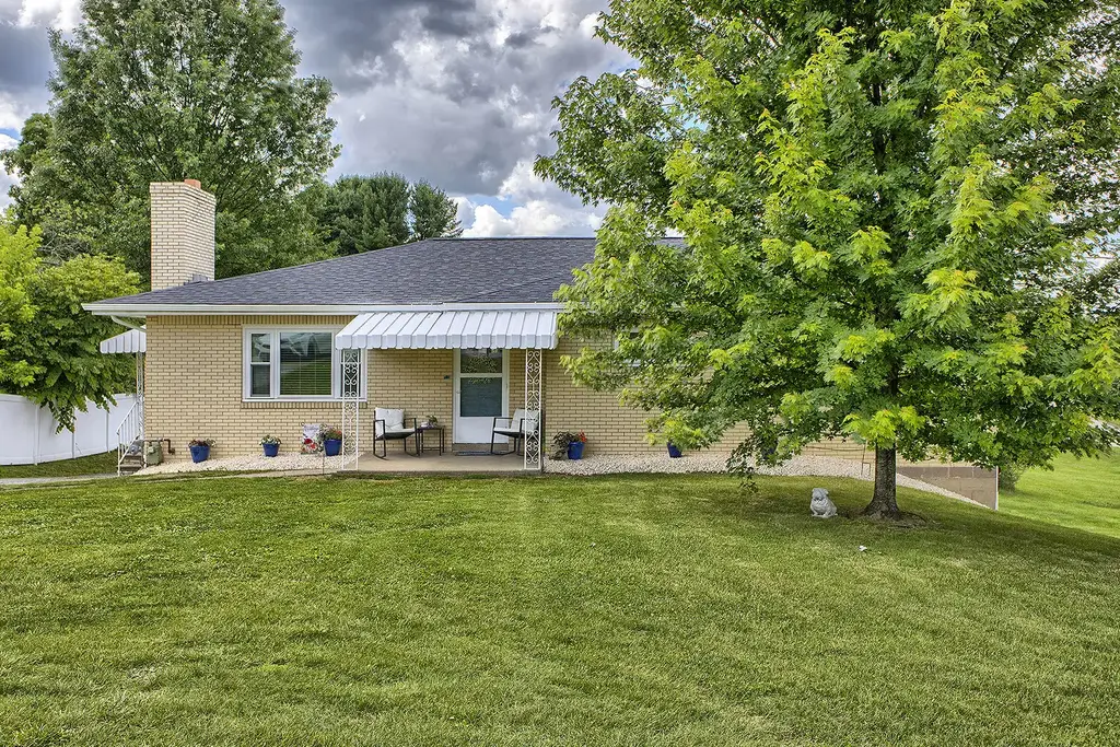 4373 State Rte 136, Hempfield