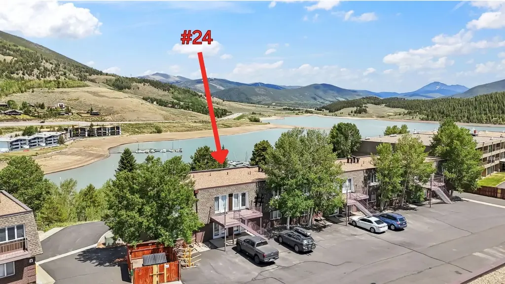 240 E La Bonte Street 24, Dillon