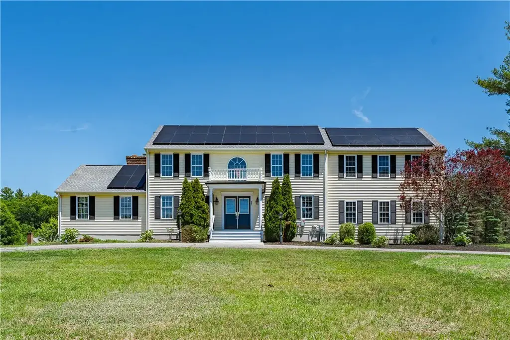 27 Charles Ave, Uxbridge