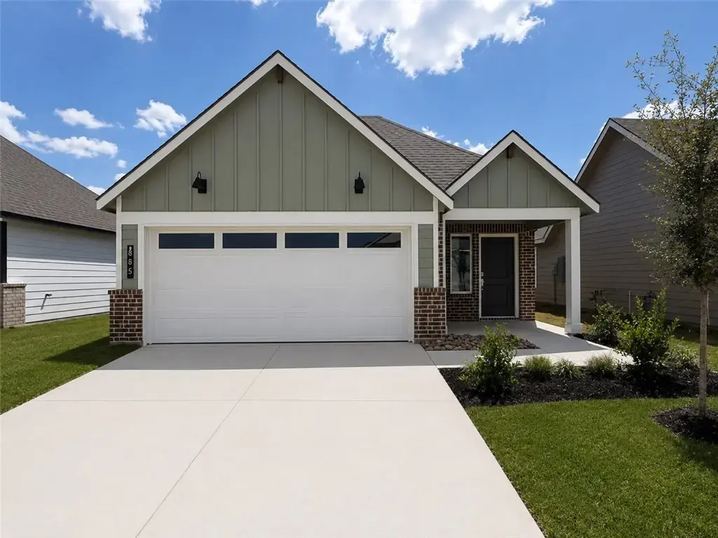 885 Lady Bird Lane, College Station
