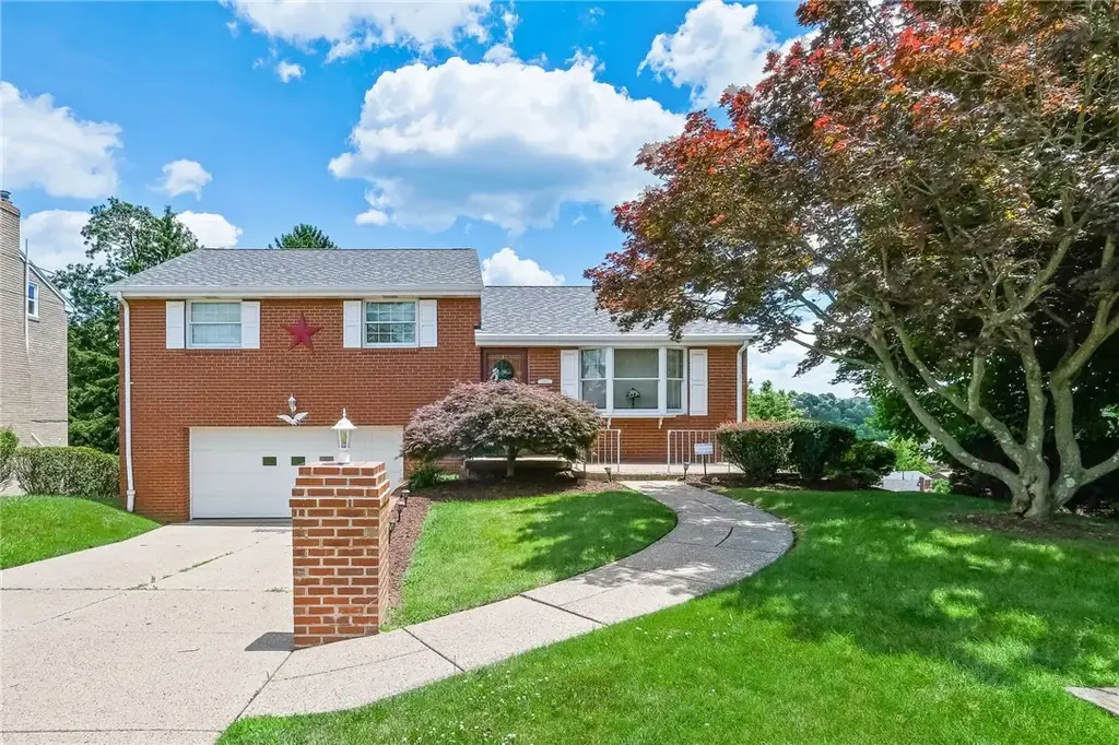 2422 Silver Oak Place, Banksville/Westwood
