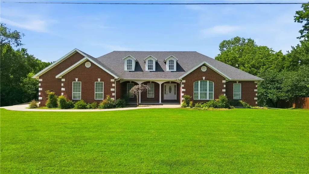 136 Riverview Drive, Anderson