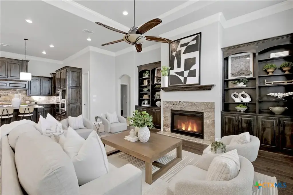 407 Creekside Drive, Salado