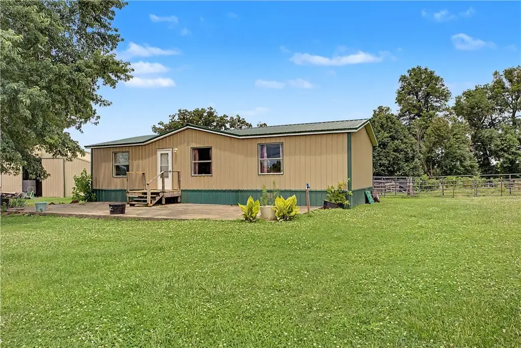 22934 Leonard Ranch Road, Gravette