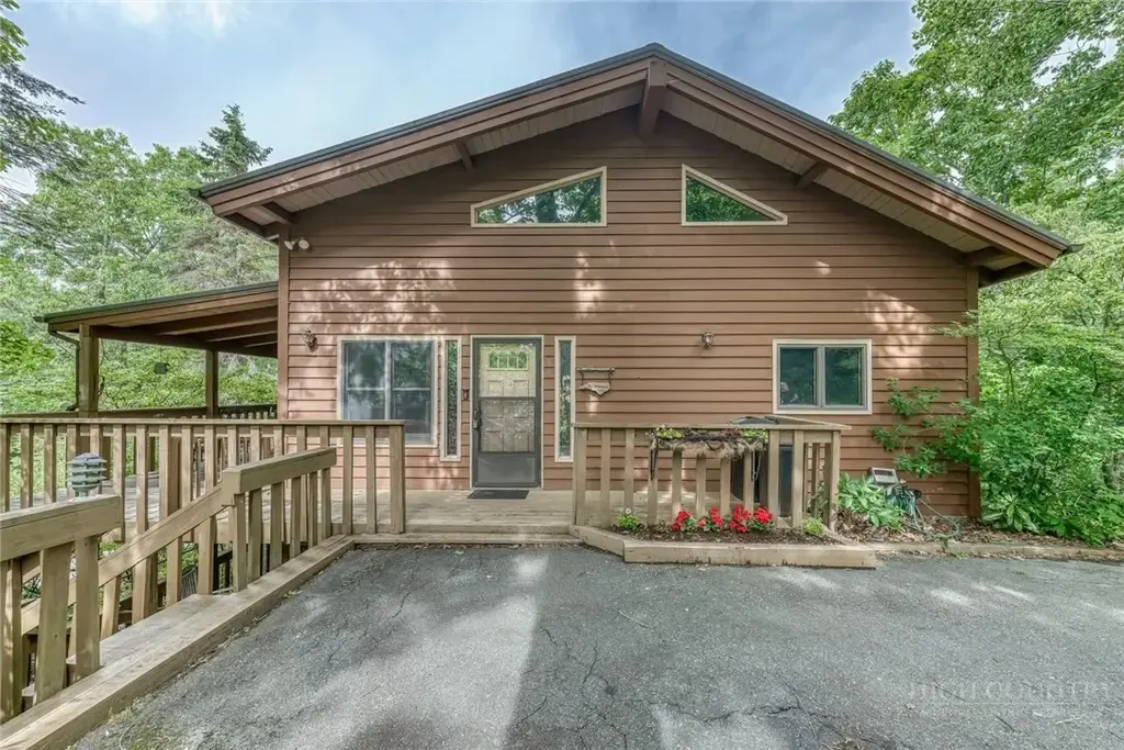 392 Locust Road, Newland