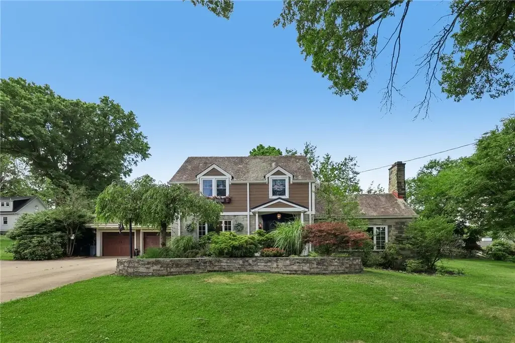 816 Woodland Avenue , Oakmont