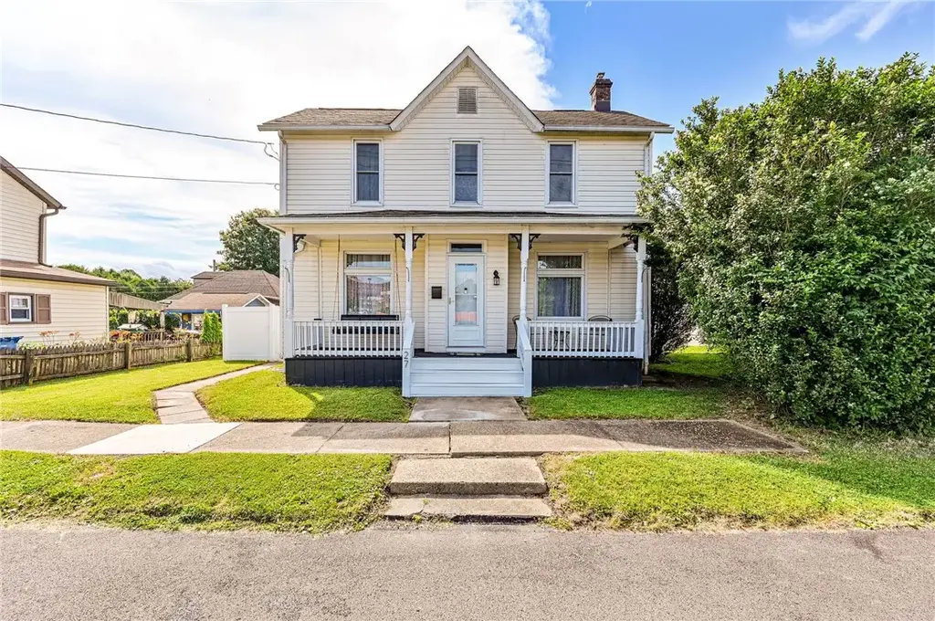 27 Oak Street , Latrobe