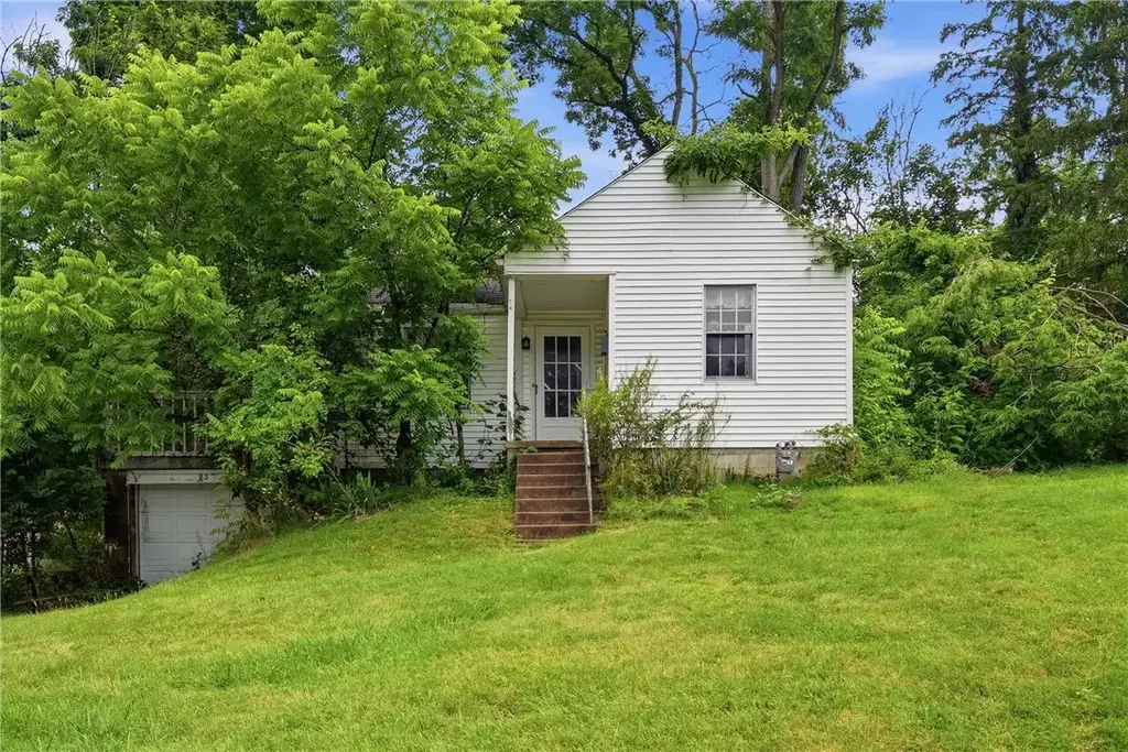 93 Adams Drive , Upper St Clair