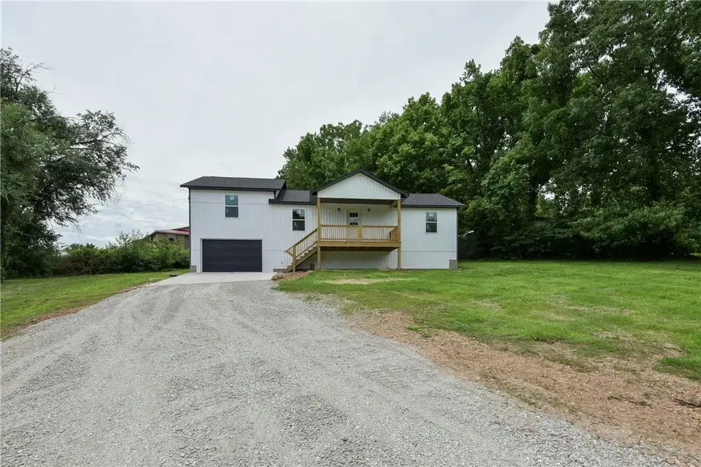 606 Old Exeter, Cassville