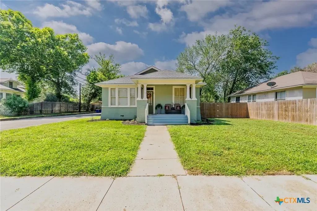 626 Saint Vincent Street, Gonzales