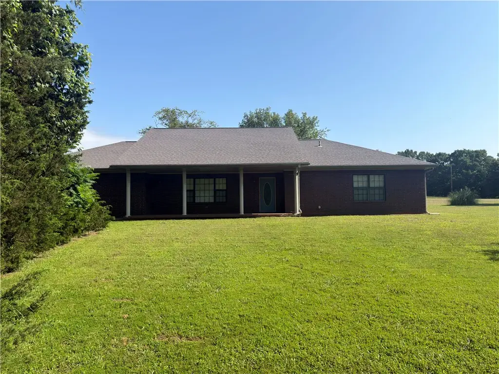 1070 County Road 3348, Clarksville