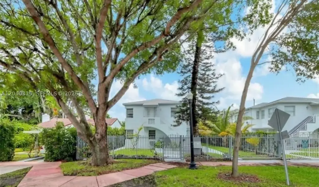 1730 Marseille Dr, Miami Beach