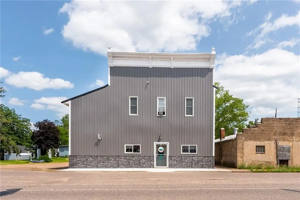 328 N Old 53rd Street, New Auburn