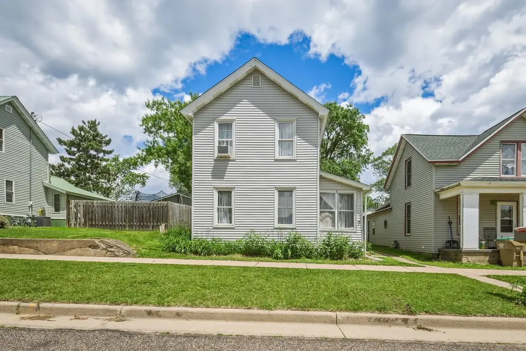 7 S Rural Street, Chippewa Falls