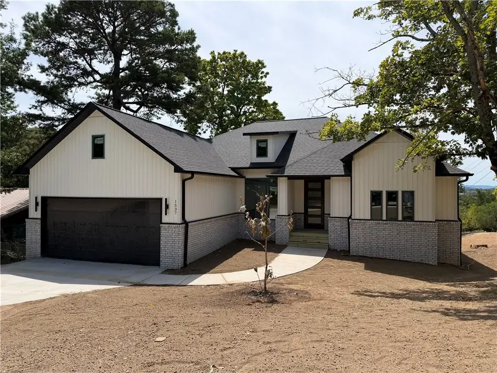1537 5th Avenue, Fayetteville
