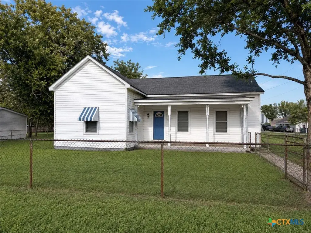 312 Willow Avenue, Luling